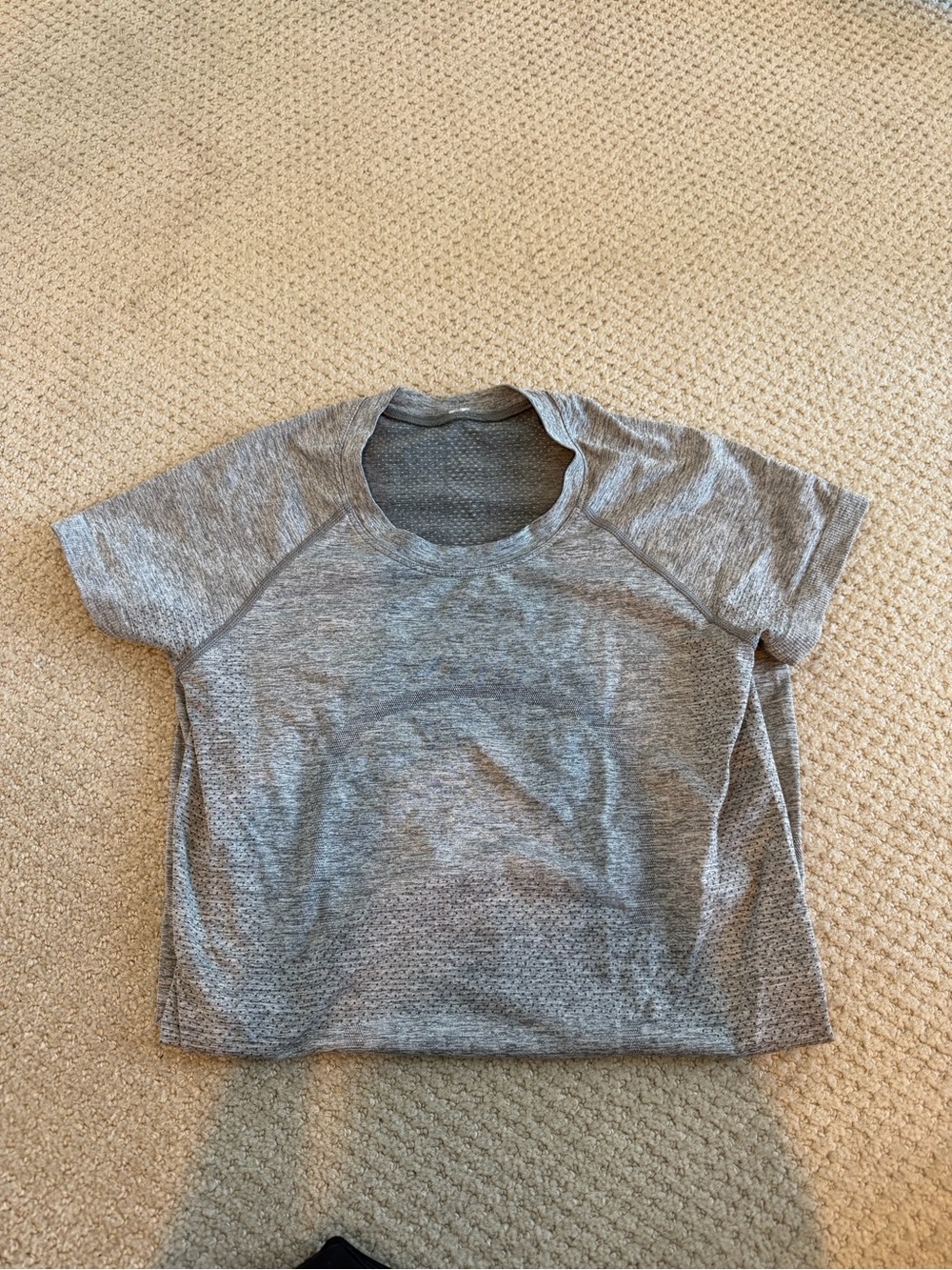 lululemon athletica Gray Heather Short Sleeve Athletic Tee